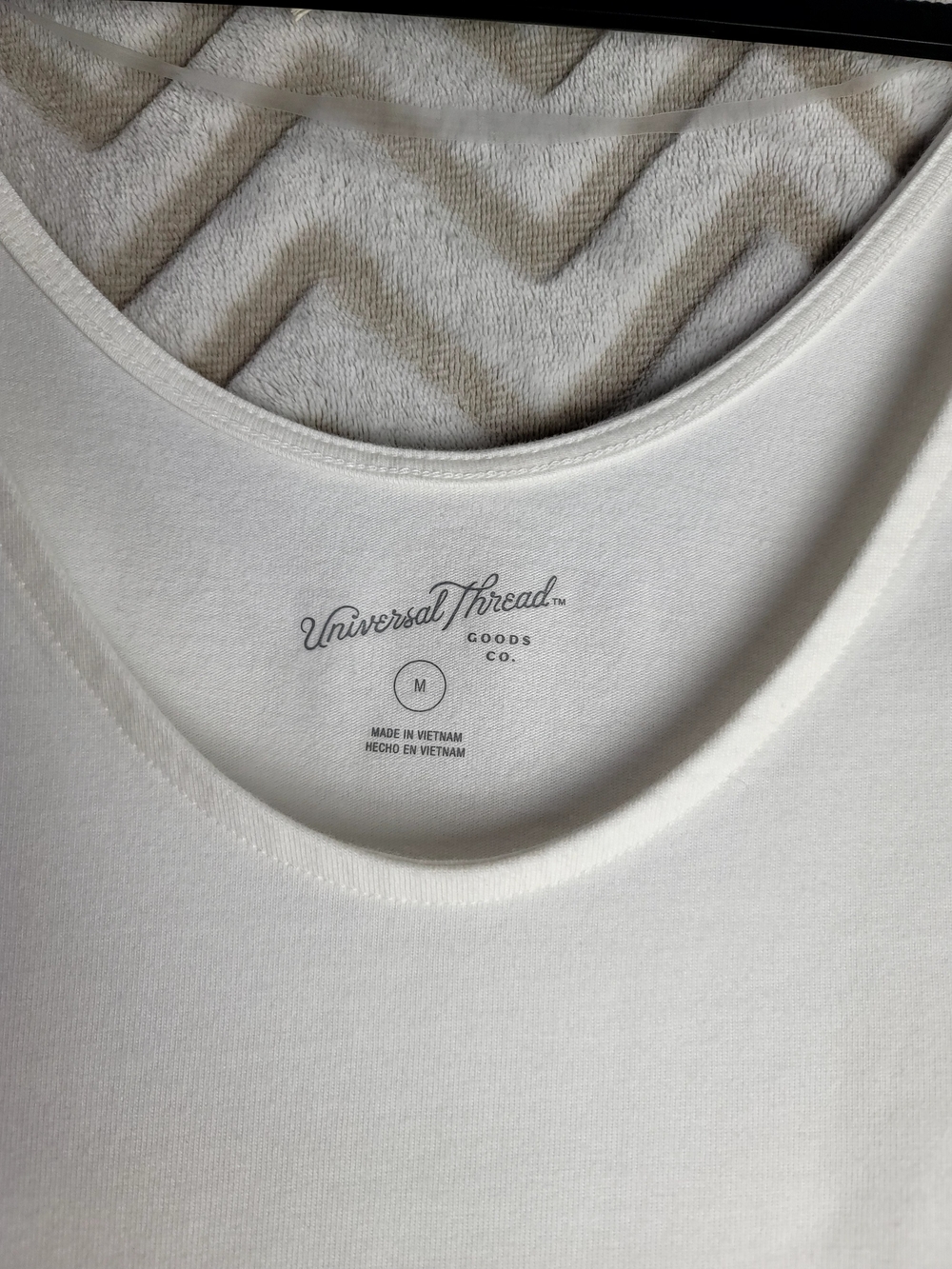 Universal Thread White Scoop Neck Short Sleeve Bodysuit - Picture 2 of 5